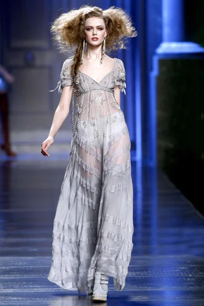 Look 32